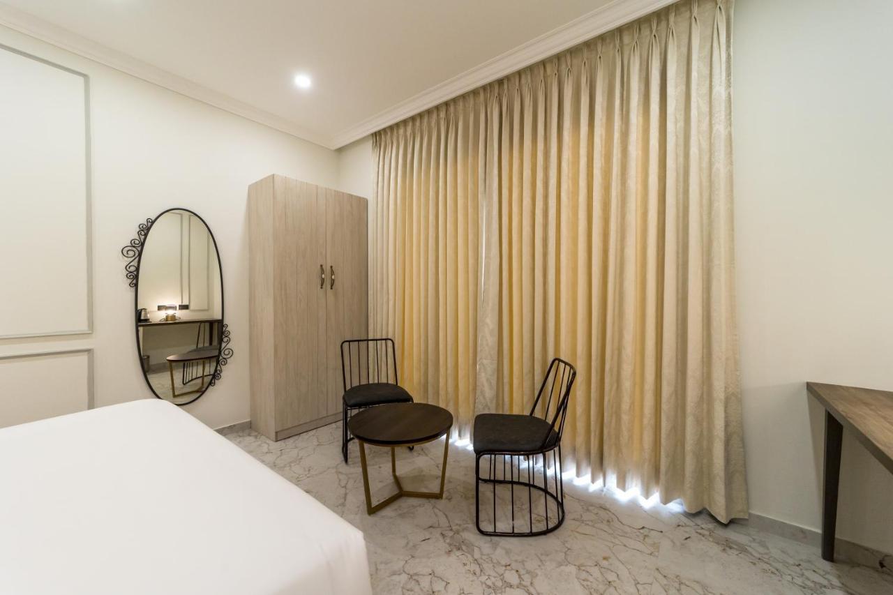 De Fleur Hotel Puduccseri Kültér fotó
